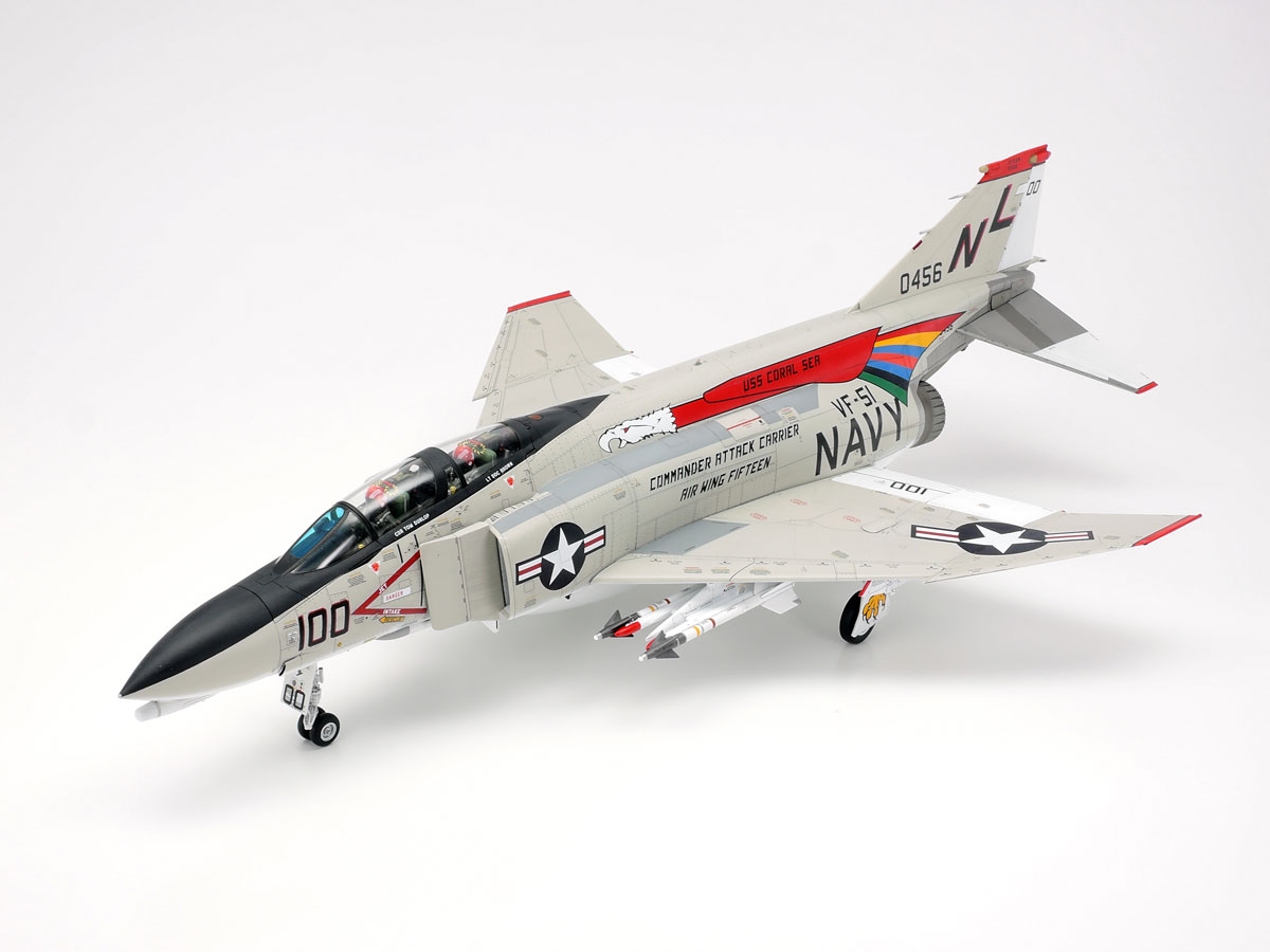 TAM61121 1 by 48 Scale Mc Donnell Douglas F-4B Phantom II Model Kit