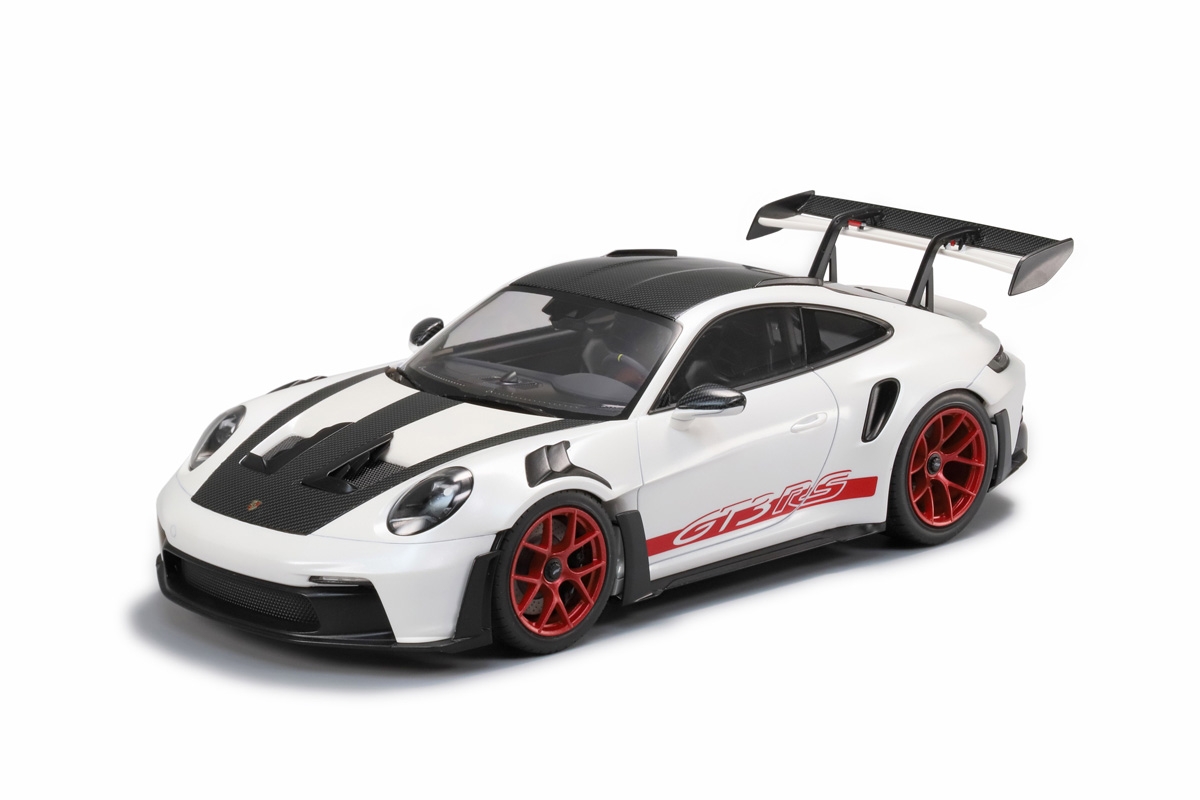 TAM24370 1-24 Plastic Model for Porsche 911 GT3 RS 992