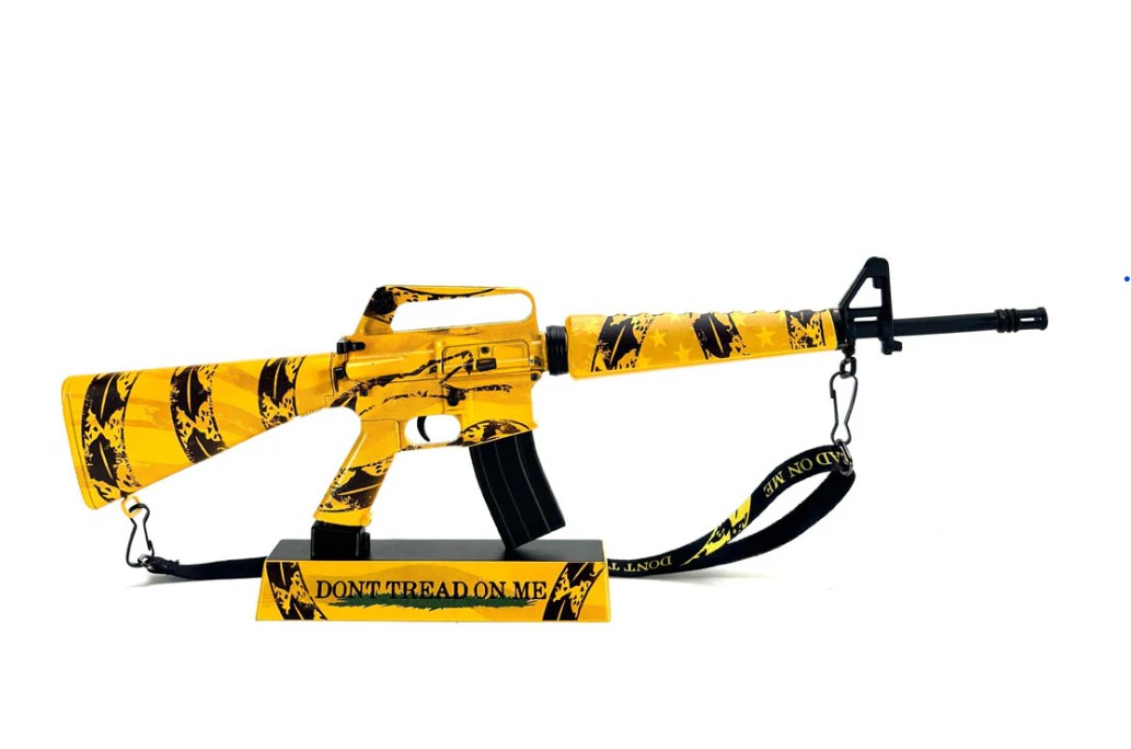 GOA16-TREAD 1-3 Scale Die Cast Special Edition M16A1 Dont Tread on Me