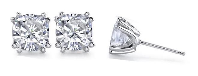 1.6 CT Diamond Gold Cushion Cut Studs Earring, Color G - SI Clarity
