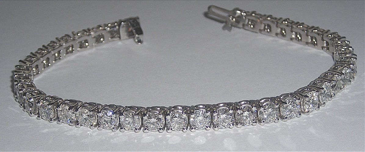 Picture of Harry Chad Enterprises 2173 9 CT Diamond Vs Jewelry Hand Solid White Gold 18K Tennis Bracelet
