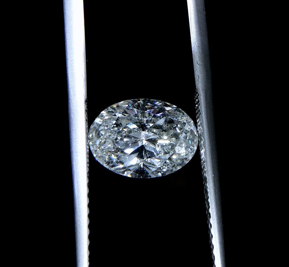 Picture of Harry Chad Enterprises 15892 2.01 CT Sparkling E VVS1 Oval Cut Loose Diamond