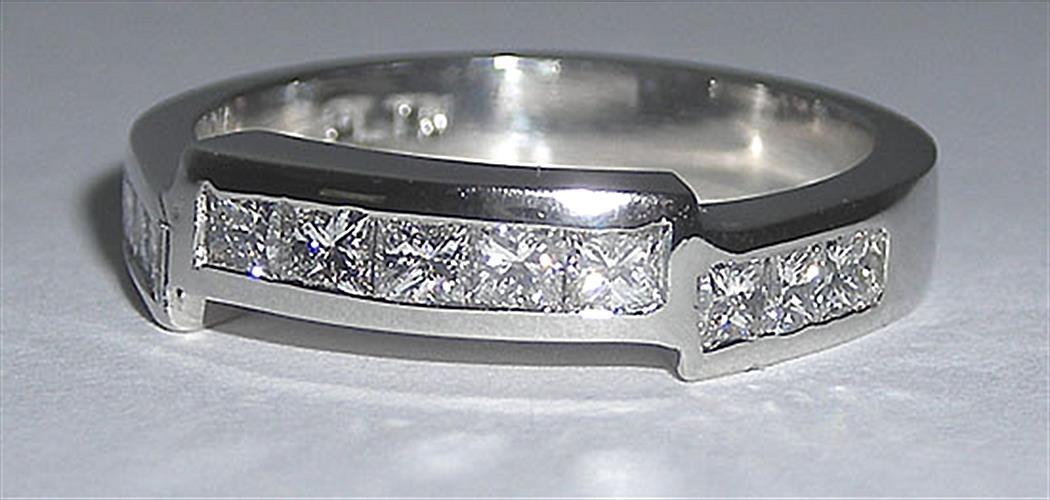 Picture of Harry Chad Enterprises 50173 1.10 Carat Gorgeous Platinum High Quality Diamond Band