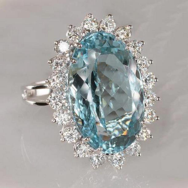 Solitaire with Accent 7.50 CT Aquamarine & Diamonds Ring, 14K Gold - Size 6.5