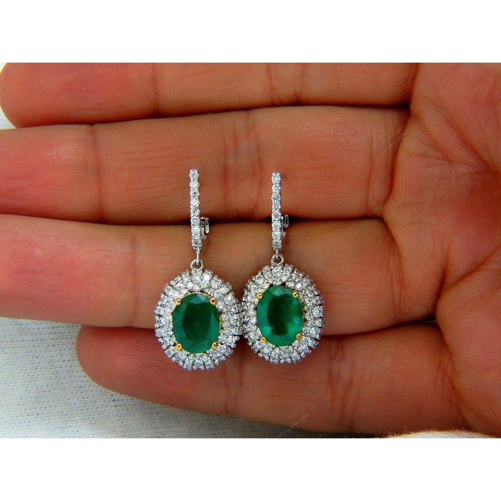 Picture of Harry Chad Enterprises 36911 5.04 CT Oval Shaped Green Emerald with Diamond Dangle Earring