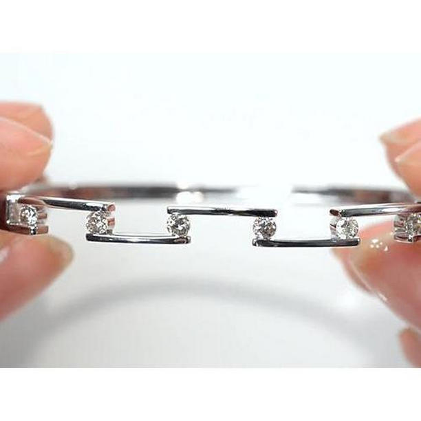 57587 1.80 CT Ladies Diamond Bangle, 14K White Gold