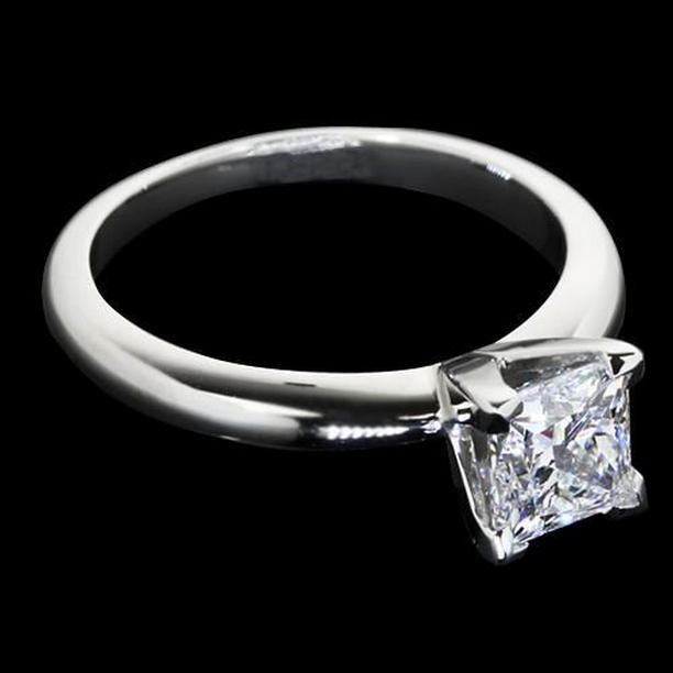 Picture of Harry Chad Enterprises 13176 1.25 CT Princess Diamond Solitaire Womens White Gold Ring&#44; Size 6.5