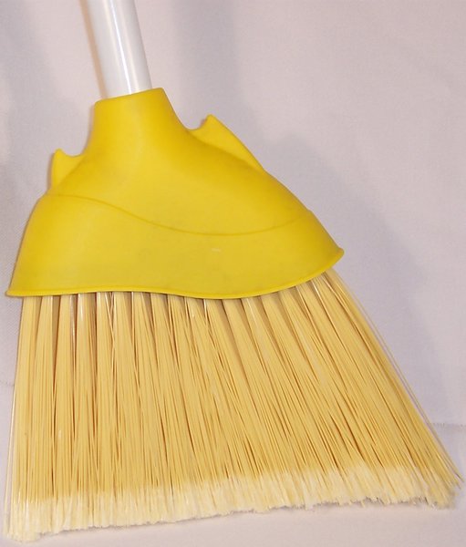 06078 Poly Trim Angle Broom