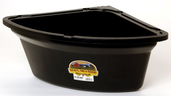 Picture of Miller Manufacturing 405006107 PCF6 26 qt. Corner Feeder, Black