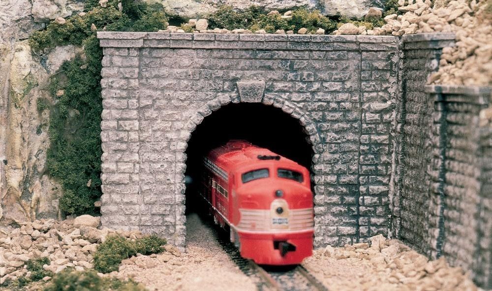 WOO1267 O Tunnel Portal Cut Stone