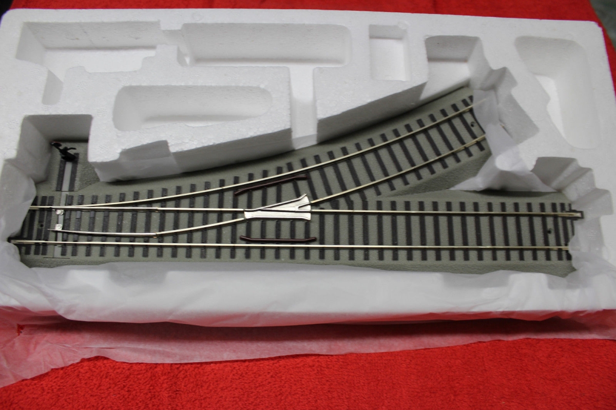 Picture of Lionel LNL49883 R27 Left Hand Manual Switch