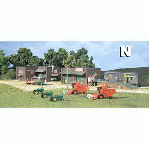 Design Preservation Models DPM66100 N Scale Olsen Feeds & Larsens Implement Kit