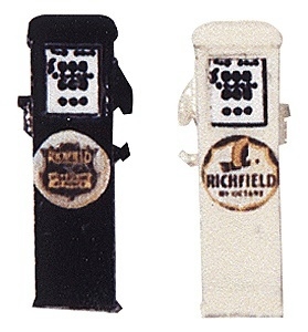 JLI828 Richfield Gas Pumps, 2 per Pack