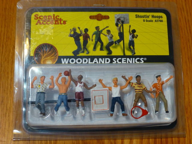 WOO2760 O Shootin Hoops Train Figures Set