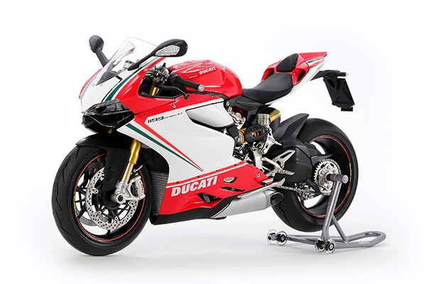 Model Kit Ducati 1199 Panigale S Motorcycle 1/12 Scale Model by Tamiya