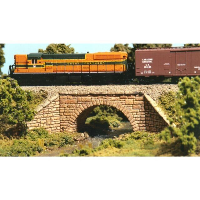 MON9001 N Stone Arch Bridge