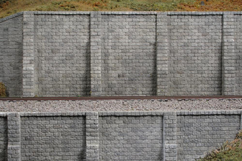 MON106 HO Scale Cut Stone Retaining Wall Cut Stone Pack - Pack of 2