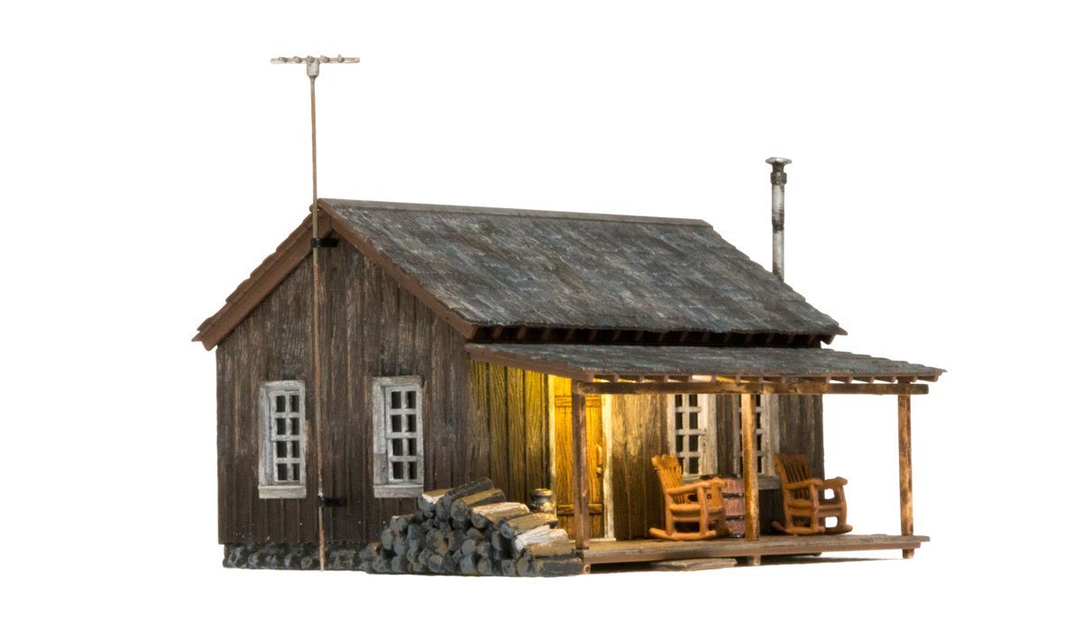 WOO5869 O Rustic Cabin Model Building