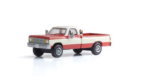 HO Scale Two-Tone Model Truck
