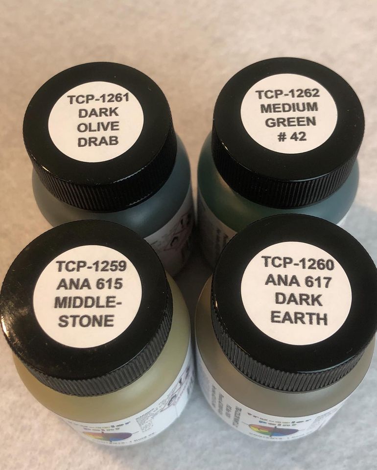 1 oz No. 42 Acrylic Paint, Medium Green