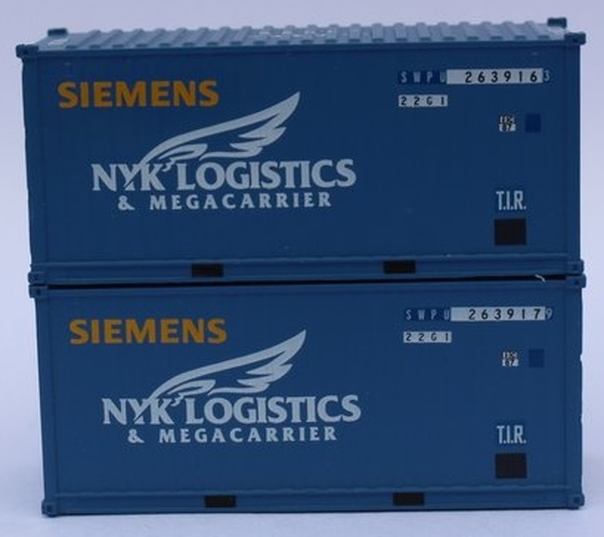 205439 20 ft. N Scale Siemens Wind Power Standard Height Corrugated Side Containers - Pack of 2