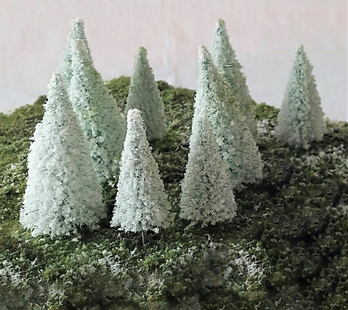 Picture of Rock Island Hobby RIH024200 3.2-4.3 in. Snow Pine Trees, 12 Piece
