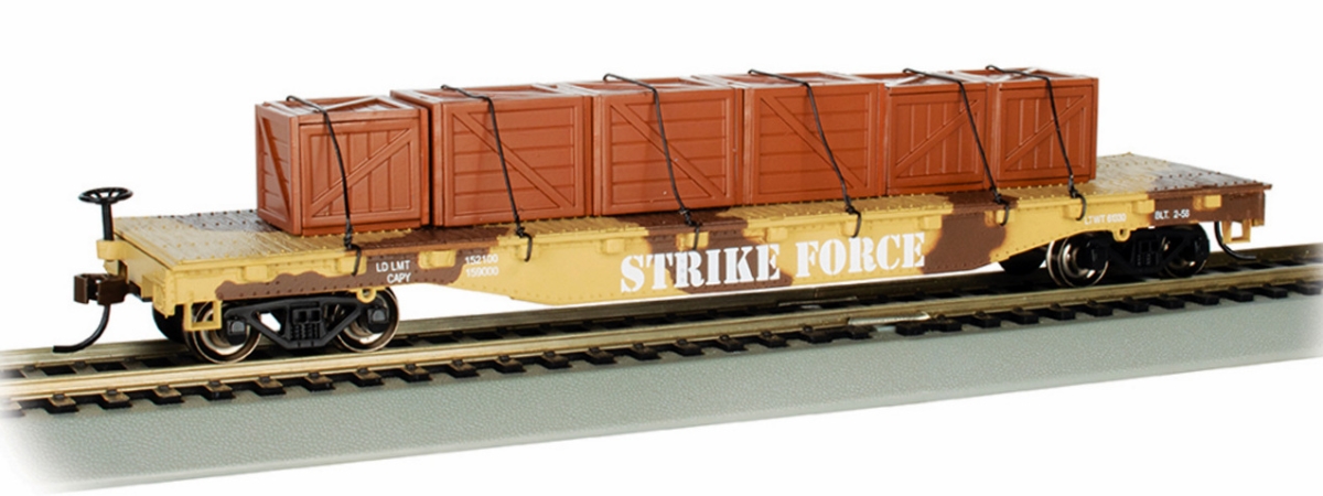 BAC18934 HO Scale Strike Force Desert Camouflage 52 Flat Car with Crates