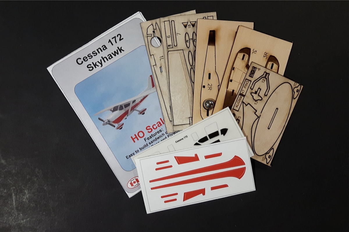 OMK1076 HO Scale Cessna 172 Plane