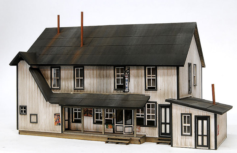 BMW2112 HO Scale Laser Cut Oilton Club Saloon
