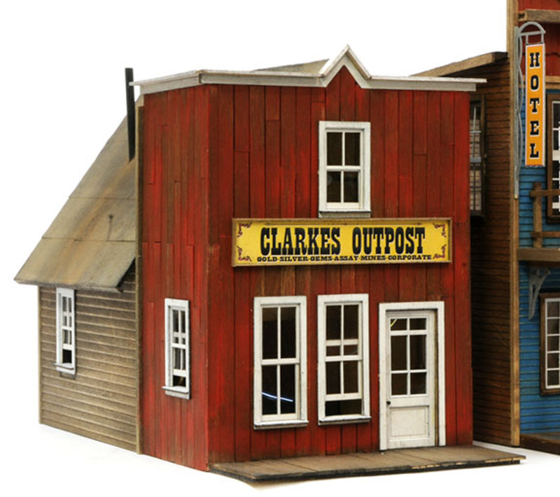 BMW2121 HO Scale Clarkes Trading Post