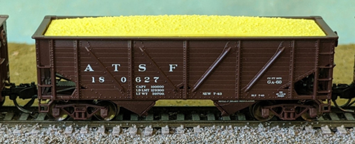 BLU63197 1-160 Scale N Santa Fe 2-Bay War Emergency Composite Hopper Model Train - No. 180604, Brown -  Bluford