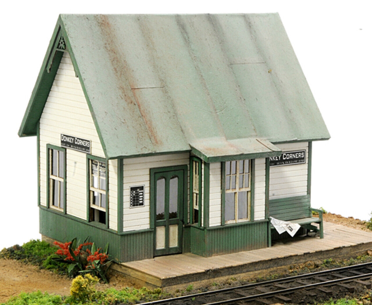 BMW2108 Hopper Scale Donkey Corners Depot Model Railroad Building Kit