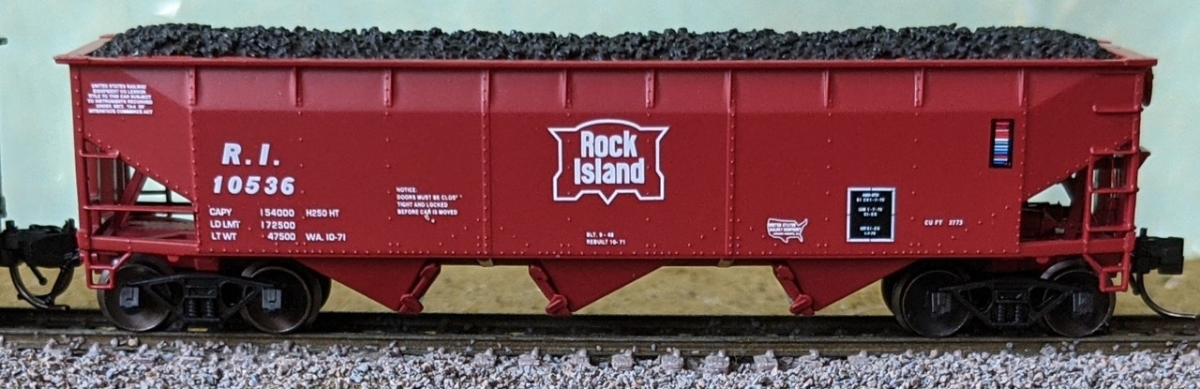 BLU74205 No.10457 Rock Island Post-1972 RI 3-Bay Offset Side Hopper