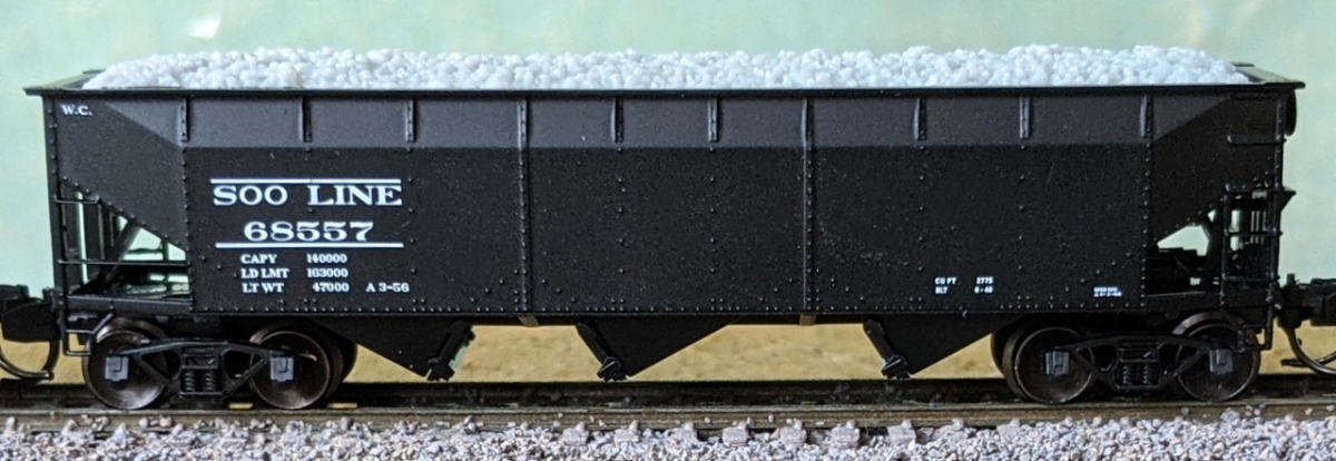 BLU74210 No.68557 Soo Line Black SOO Line 3-Bay Offset Side Hopper