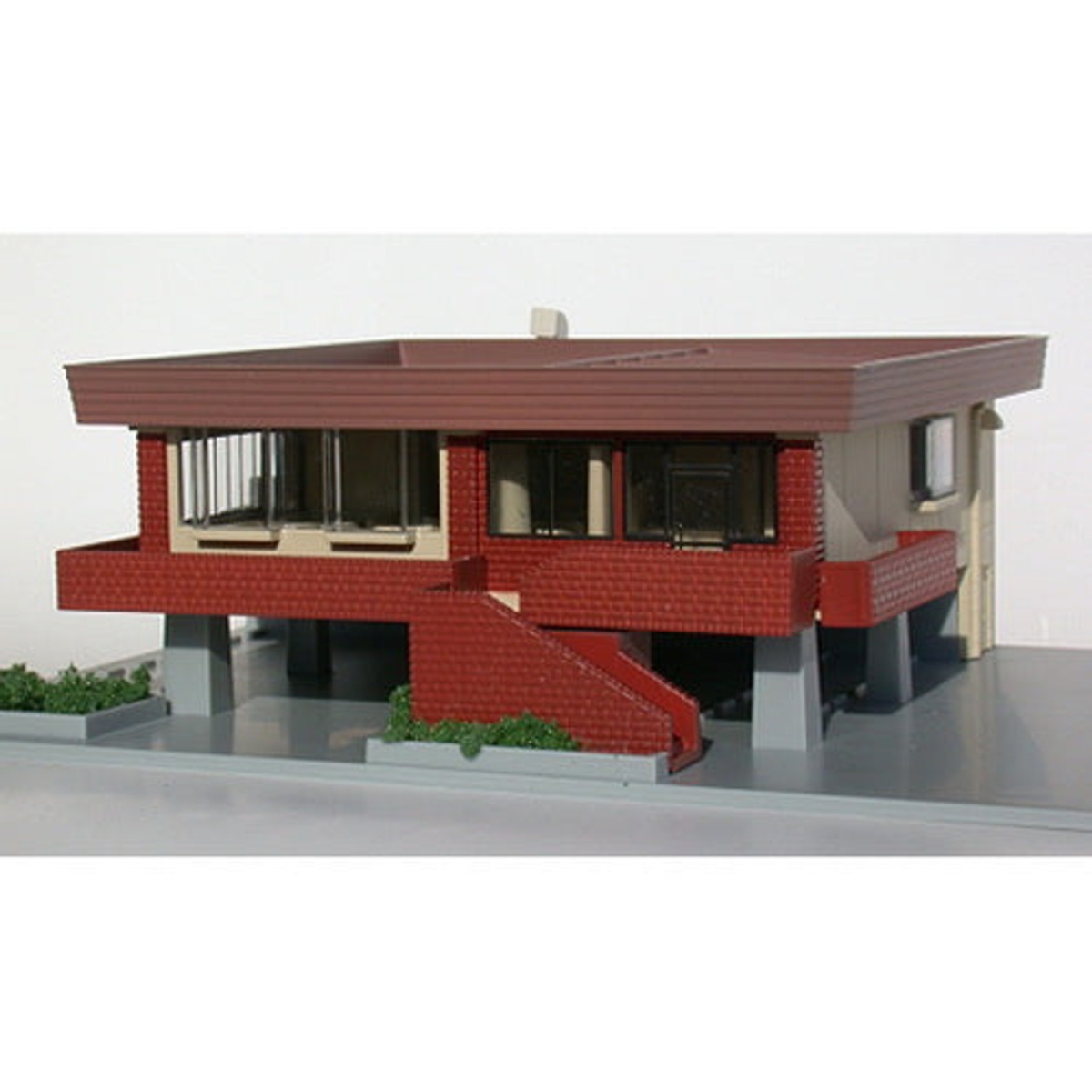 KAT23406 N Scale Restaurant or Professional Building