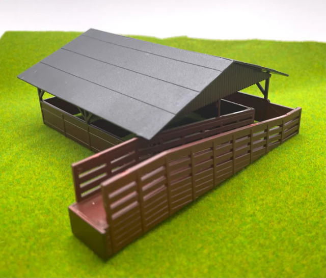 RIH042100 Railside Livestock Shed Built Up - HO Scale