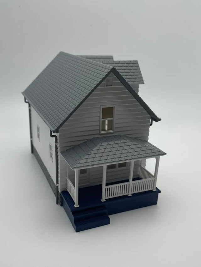 RIH042102 HO Scale House Built Up, White