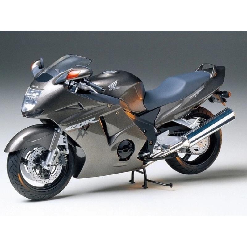 TAM14070 1-12 Scale Honda CBR1100XX Motorcycle Model Kit