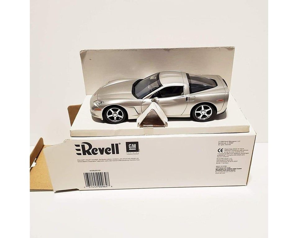 RMX850965 1 by 25 Scale 2006 Corvette Coupe-Silver Met Model Car