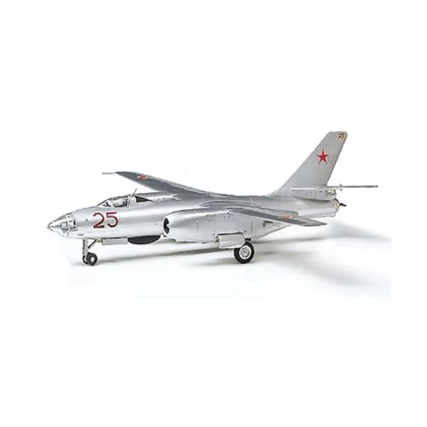 TAM61601 1 by 100 Scale Ilyushin II-28 Beagle Model Airplane