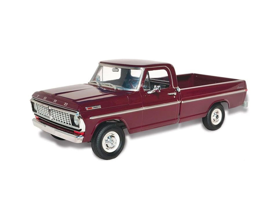 MOE1230 1 by 25 Scale Ford F-100 Custom Cab 4 x 4 Pickup Model Truck