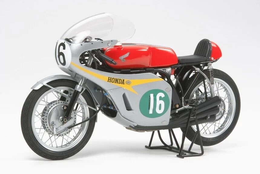 TAM14113 1-12 Scale 1966 Honda RC166 GP Racing Motorcycle Model Kit