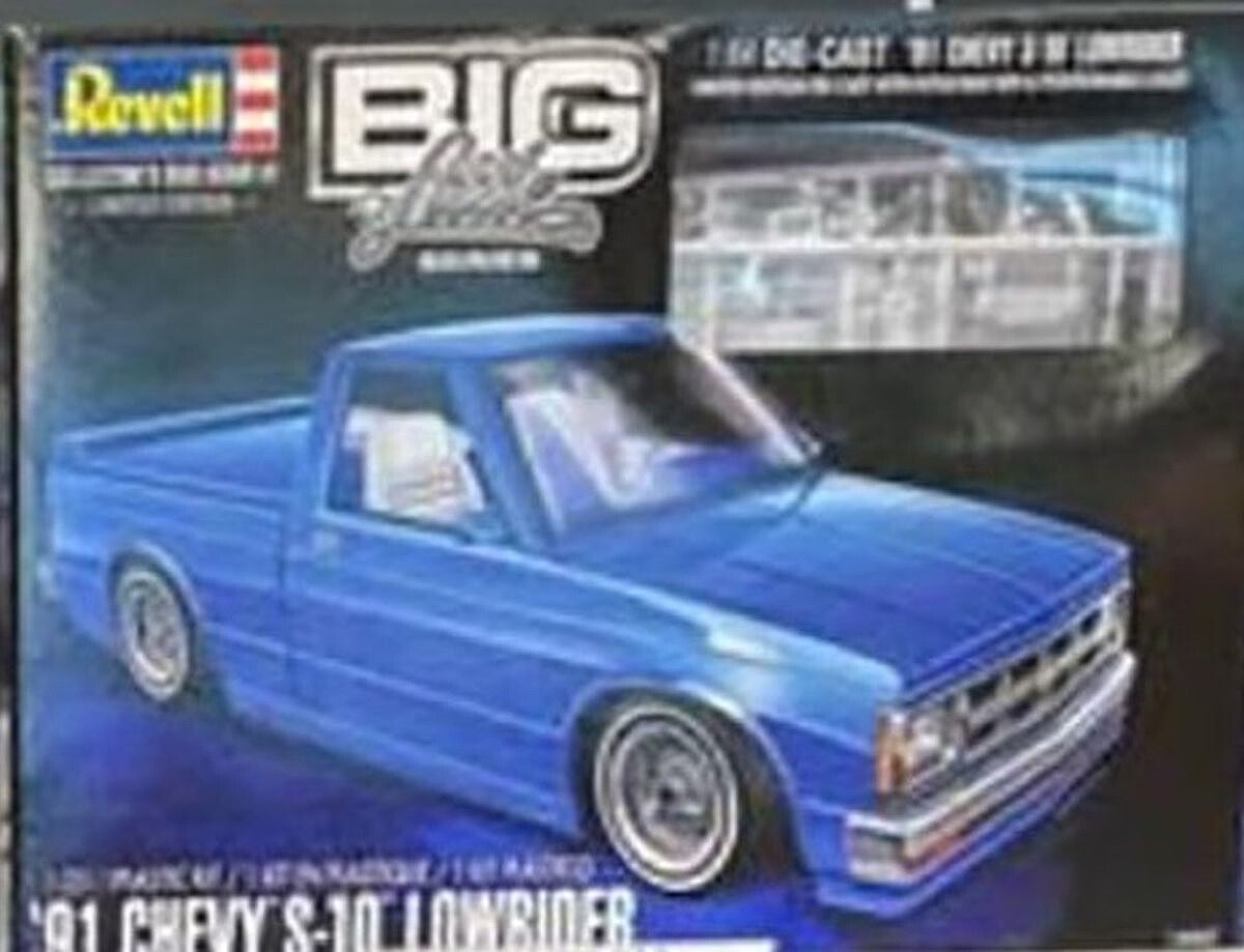 RMX14562 1-25 Scale 1991 Chevy S-10 Lowrider Car Model Kit
