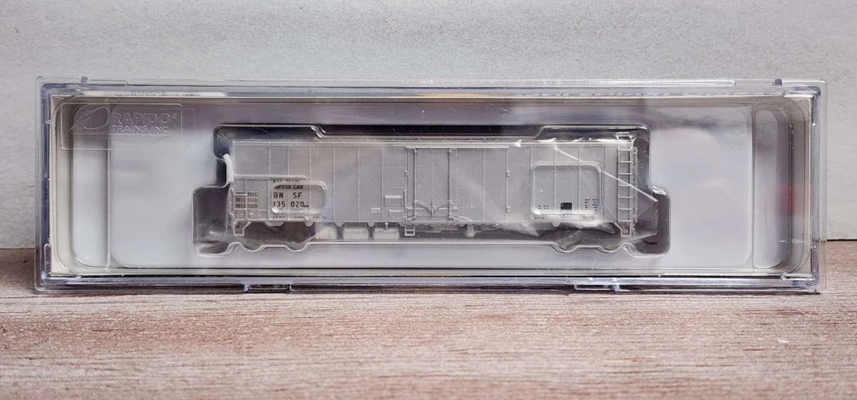 RAP561015 BNSF RR 56 Mechanical Reefer Buffer Model Car