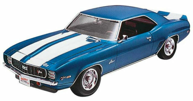 RMX857853 1-25 Scale 1969 Z28 Camaro RS Model Car Kit