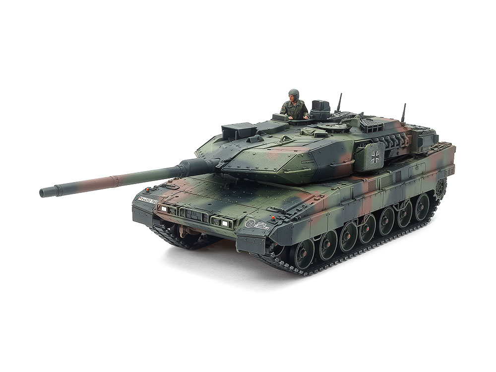 TAM32607 1-48 Scale German Main Battle Tank Leopard 2 A7V Model Military Vehicle