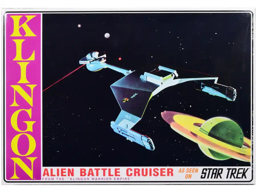 AMT1428 1-650 Scale Star Trek Cruiser Model Kit