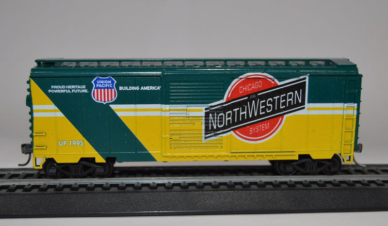 VAL40-005 40 ft. Ho Scale Chicago & North Western Heritage PS-1 Model Boxcar