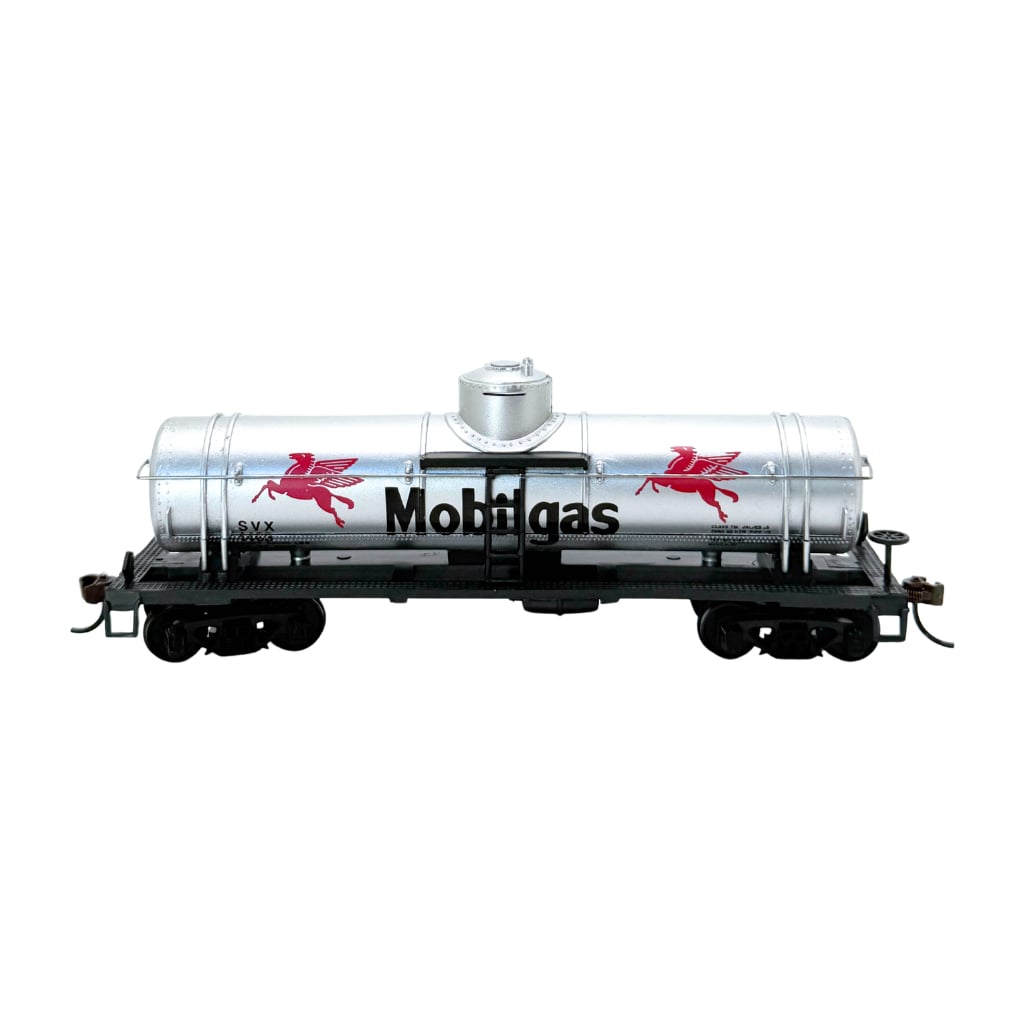 RIH032204 40 ft. Ho Scale Mobil Single Dome Tank Model Car