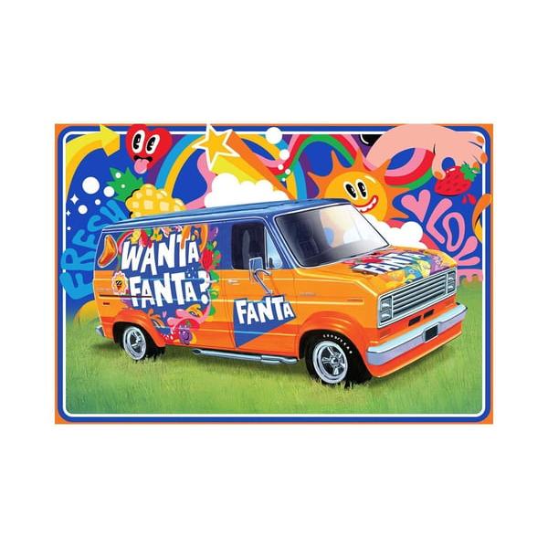AMT1471 1-25 Scale 1977 Ford Custom Van Fanta Edition Plastic Model Kit